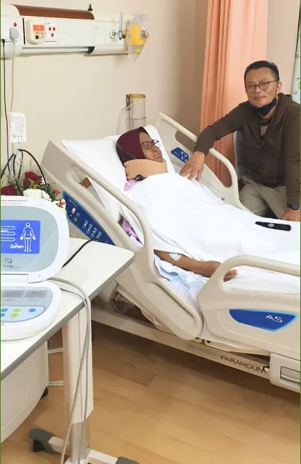 Customer who recovered after cervical spine surgery
