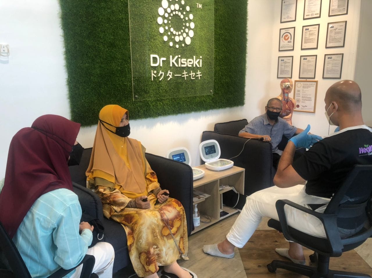 Dr Kiseki® Bio-Energy Activation device used for certified wellness therapy Malaysia supporting circulation and comfort.